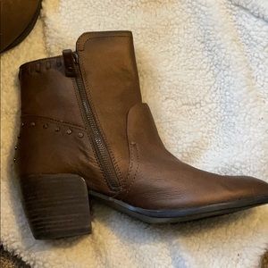 OTBT Boots (Red Eye)